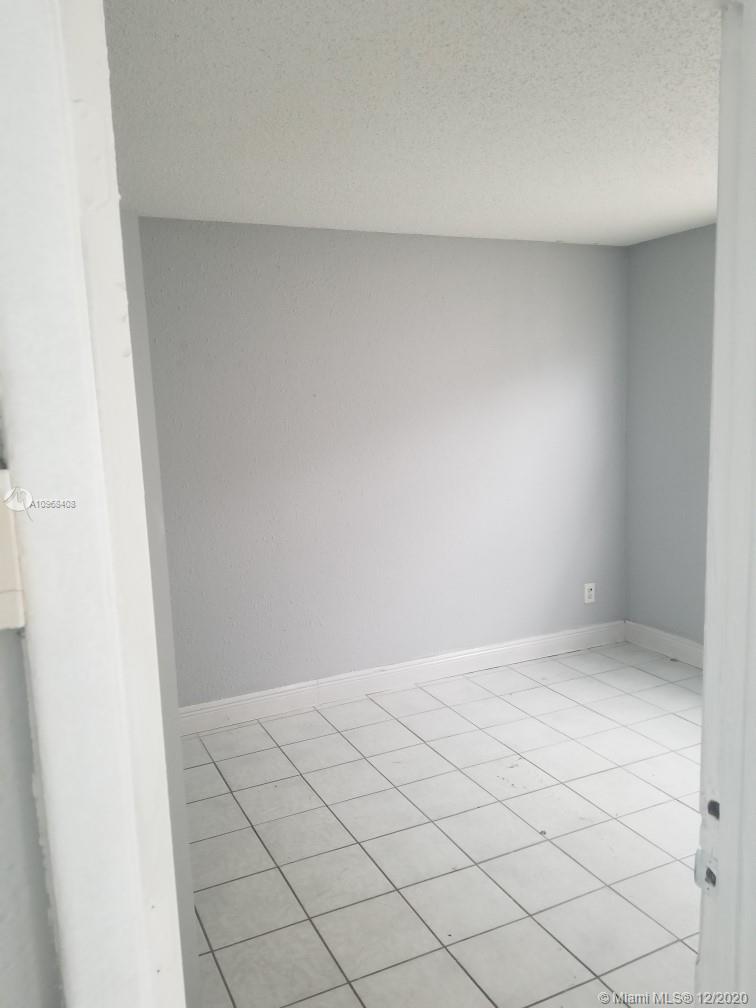 See details / 1350 sq. ft. $ 2020-12-08 0 Photo