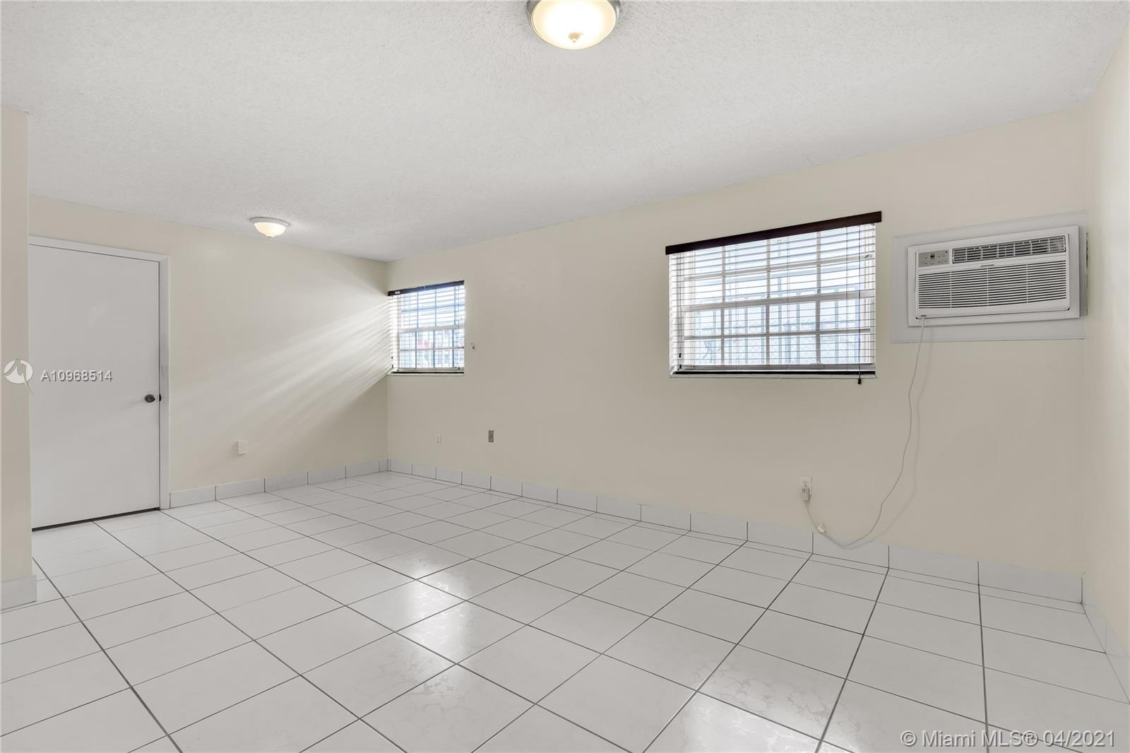 See details / 2512 sq. ft. $ 2021-04-12 0 Photo