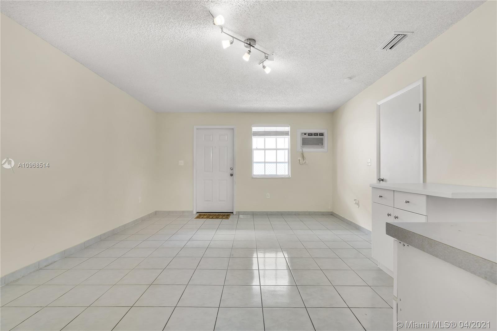See details / 2512 sq. ft. $ 2021-04-12 0 Photo