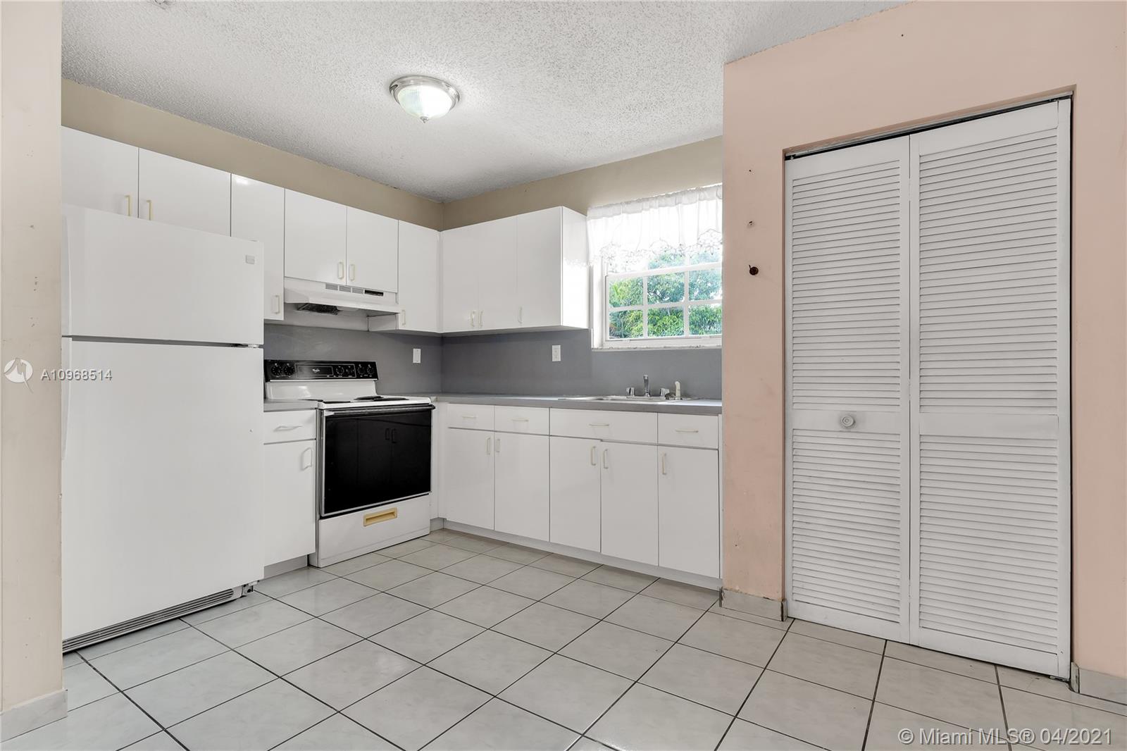 See details / 2512 sq. ft. $ 2021-04-12 0 Photo