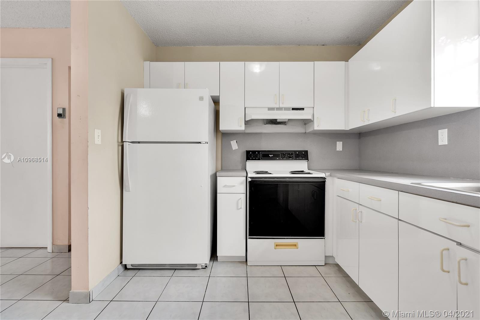 See details / 2512 sq. ft. $ 2021-04-12 0 Photo