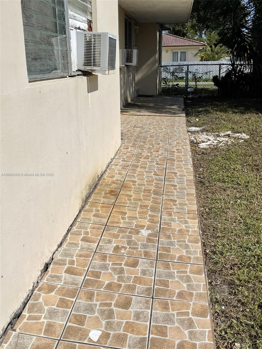 See details / 1600 sq. ft. $ 2021-02-20 0 Photo