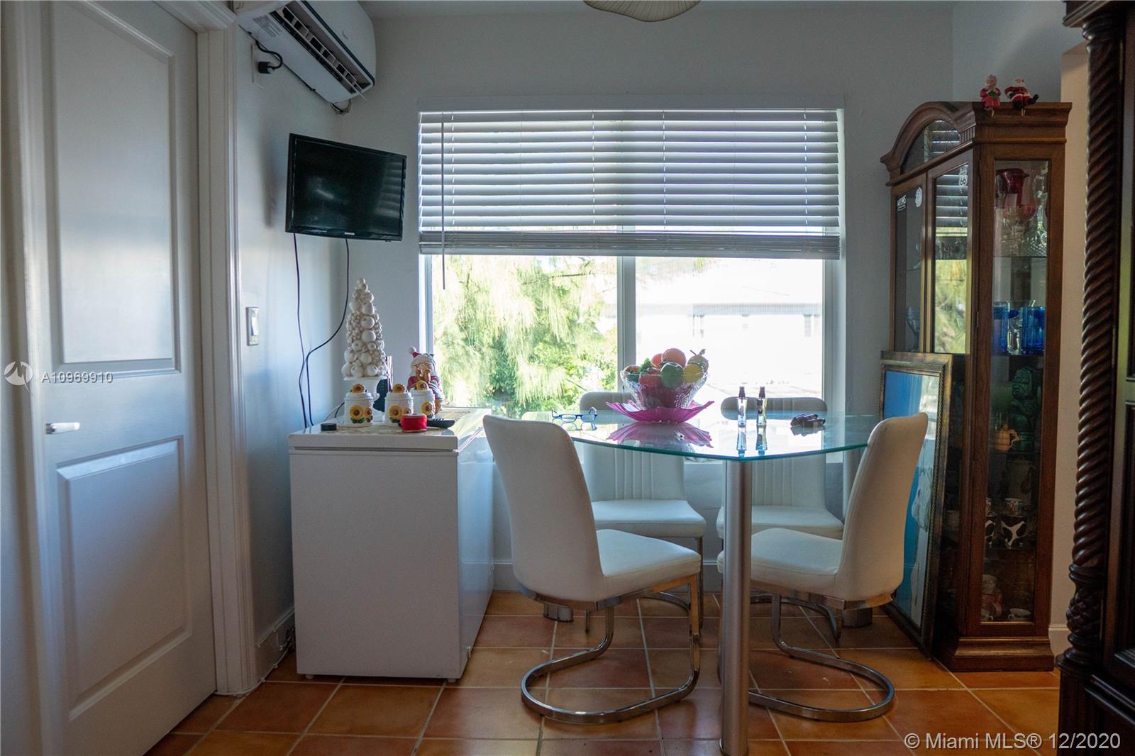 See details / 771 sq. ft. $ 2020-12-11 0 Photo