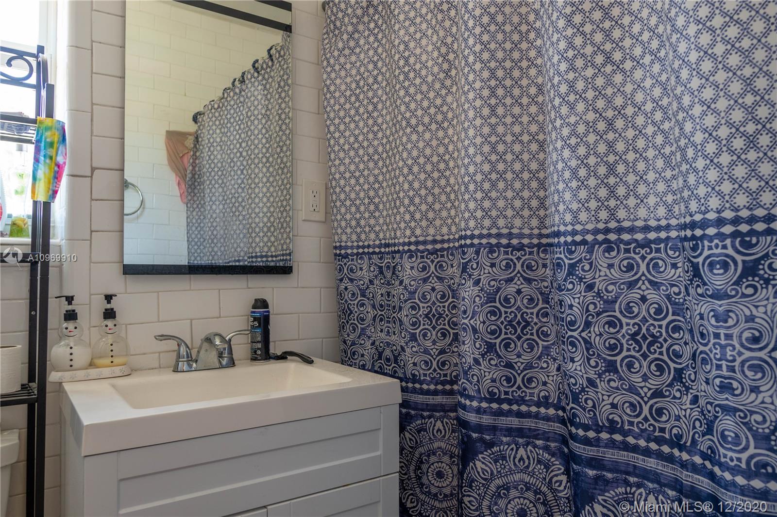 See details / 771 sq. ft. $ 2020-12-11 0 Photo