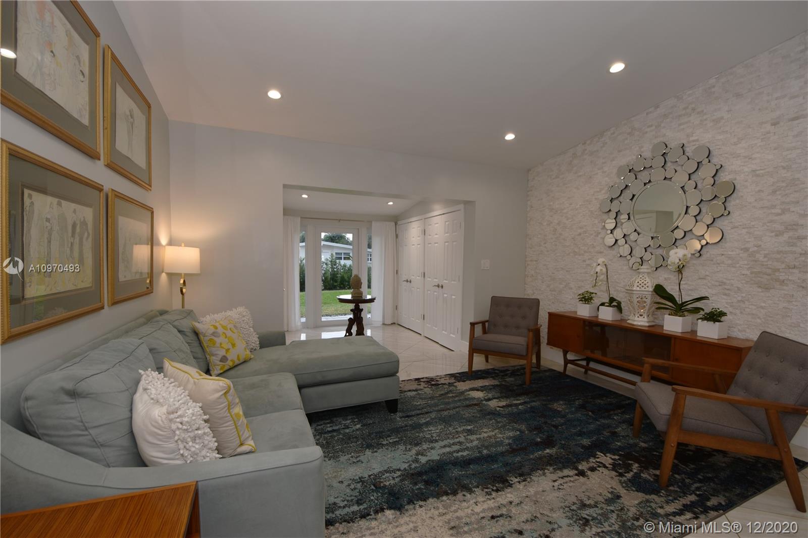 See details / 1725 sq. ft. $ 2020-12-12 0 Photo