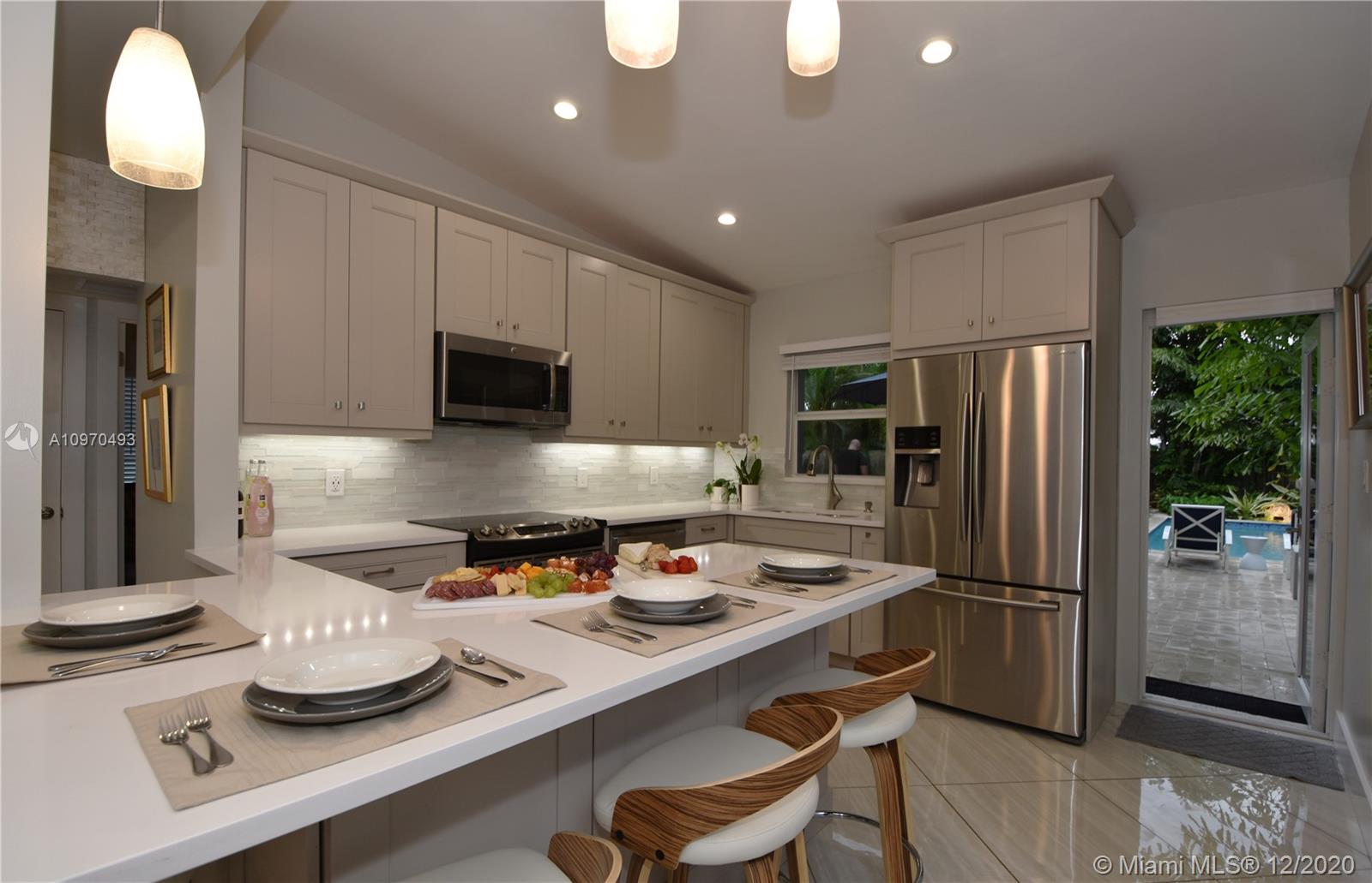 See details / 1725 sq. ft. $ 2020-12-12 0 Photo