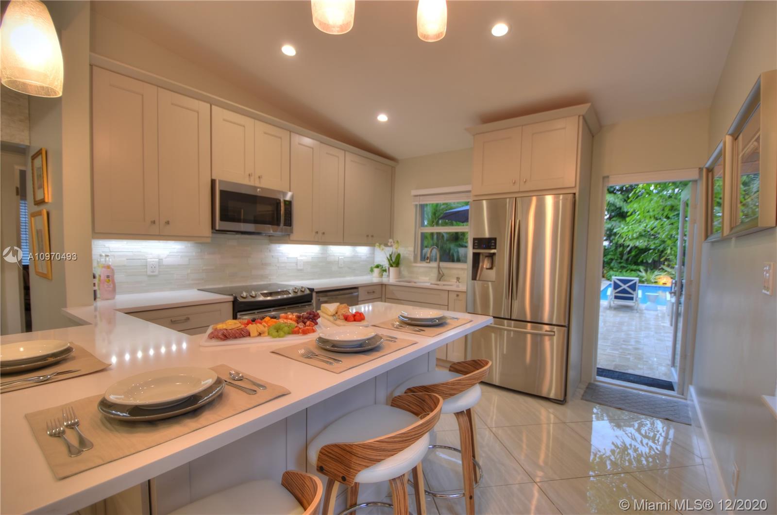 See details / 1725 sq. ft. $ 2020-12-12 0 Photo
