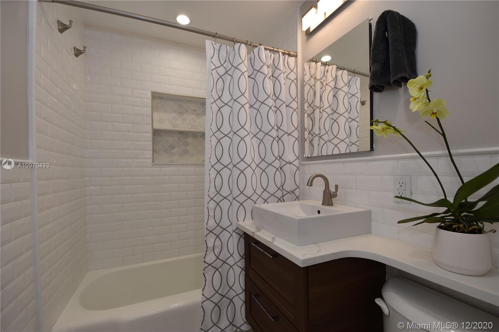 See details / 1725 sq. ft. $ 2020-12-12 0 Photo