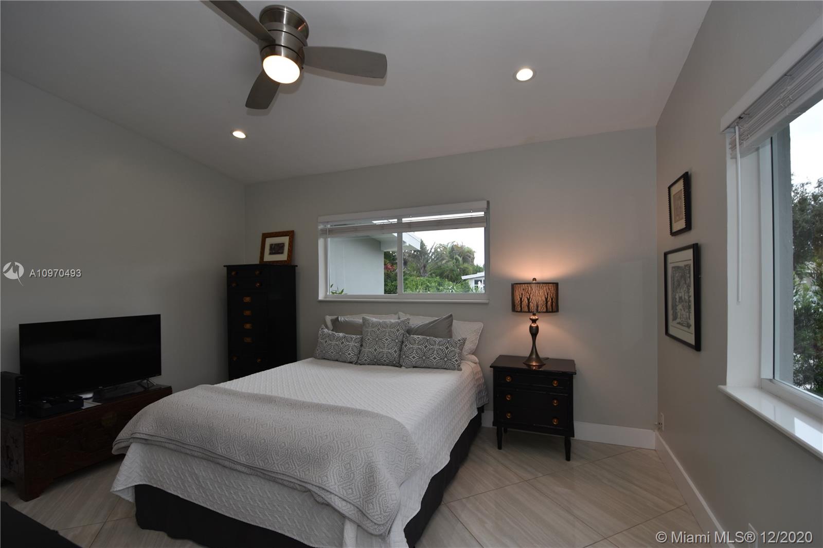 See details / 1725 sq. ft. $ 2020-12-12 0 Photo
