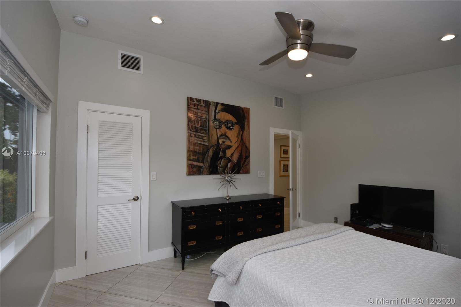 See details / 1725 sq. ft. $ 2020-12-12 0 Photo