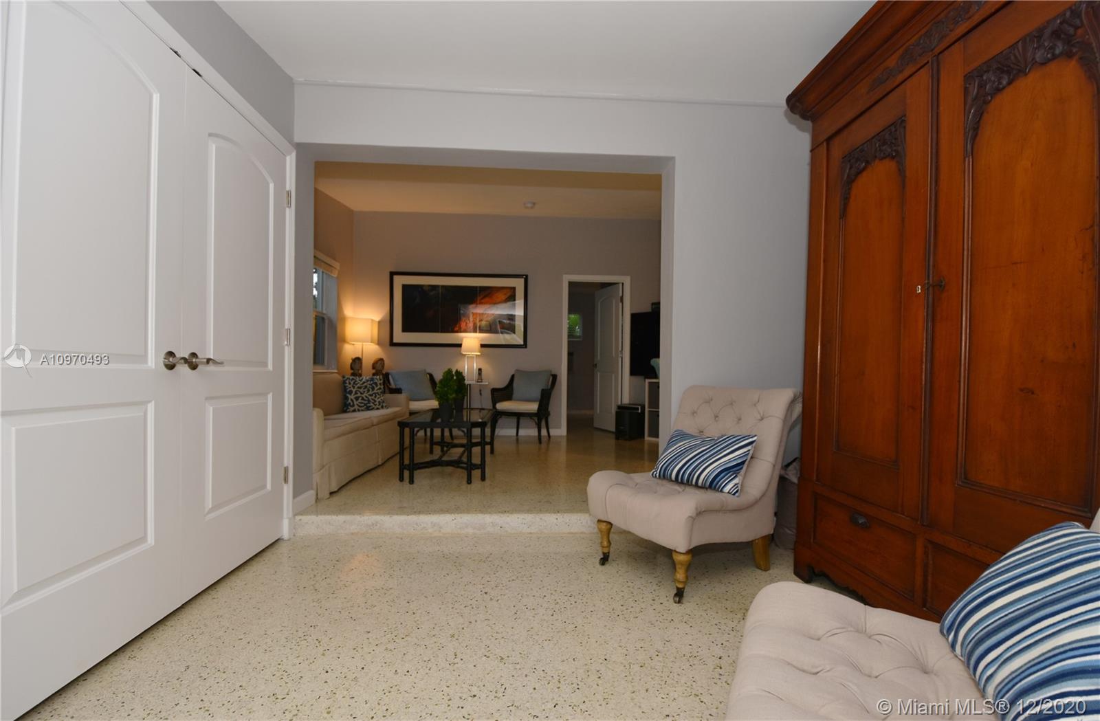 See details / 1725 sq. ft. $ 2020-12-12 0 Photo