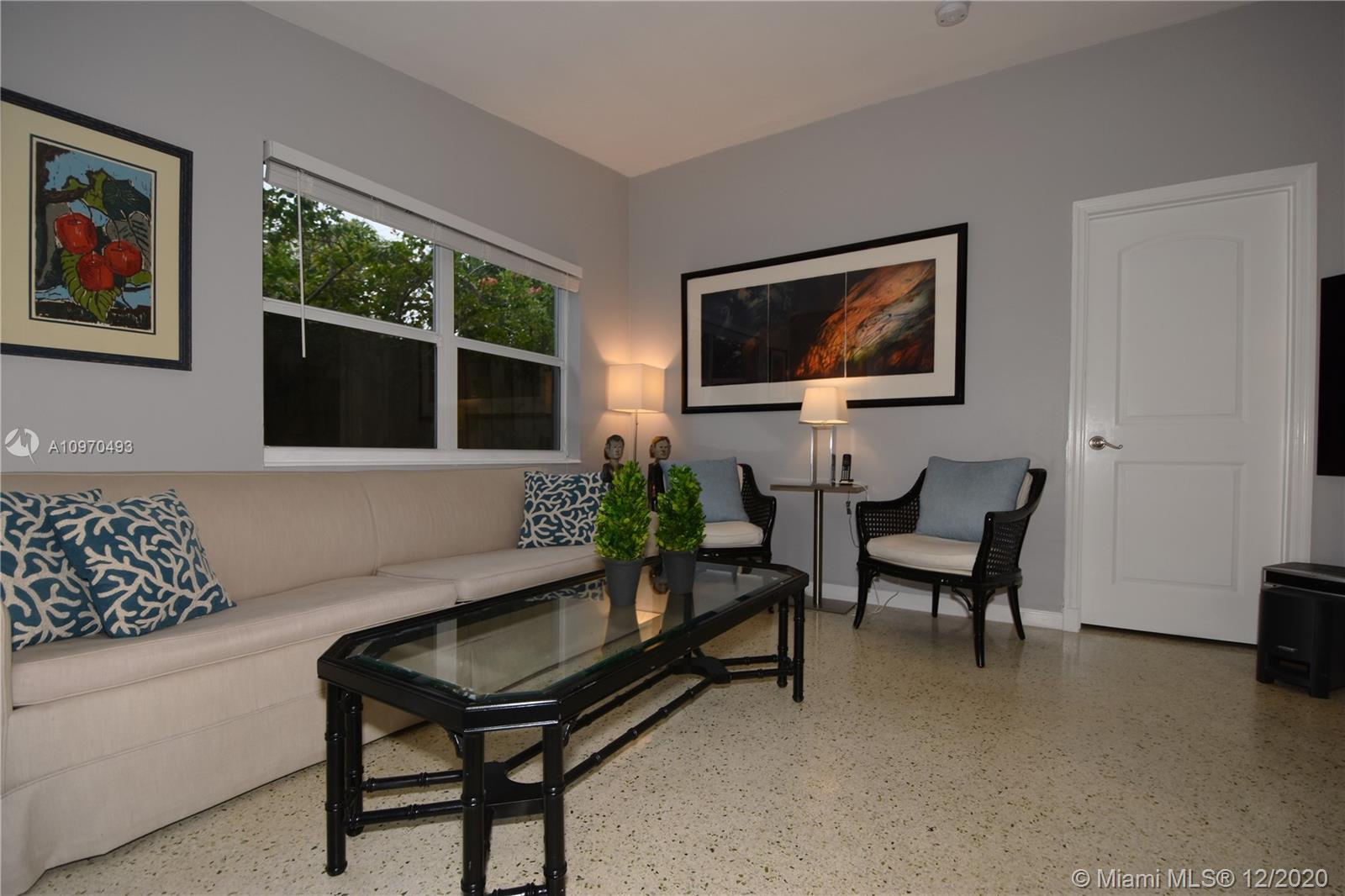 See details / 1725 sq. ft. $ 2020-12-12 0 Photo