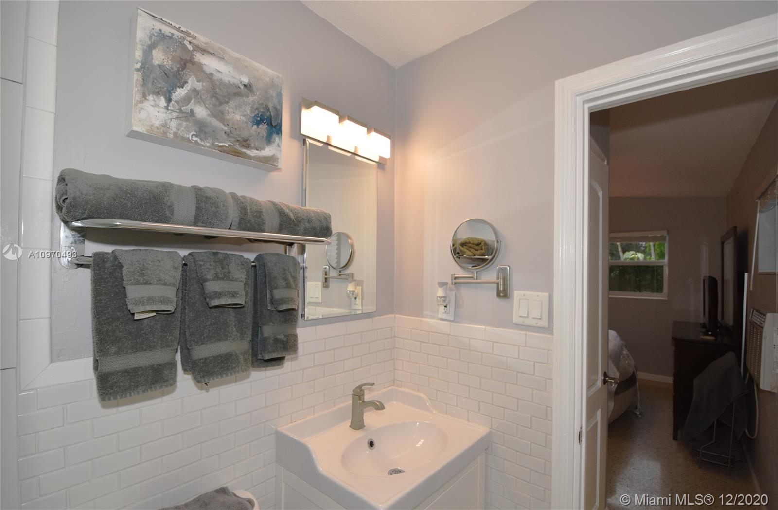 See details / 1725 sq. ft. $ 2020-12-12 0 Photo