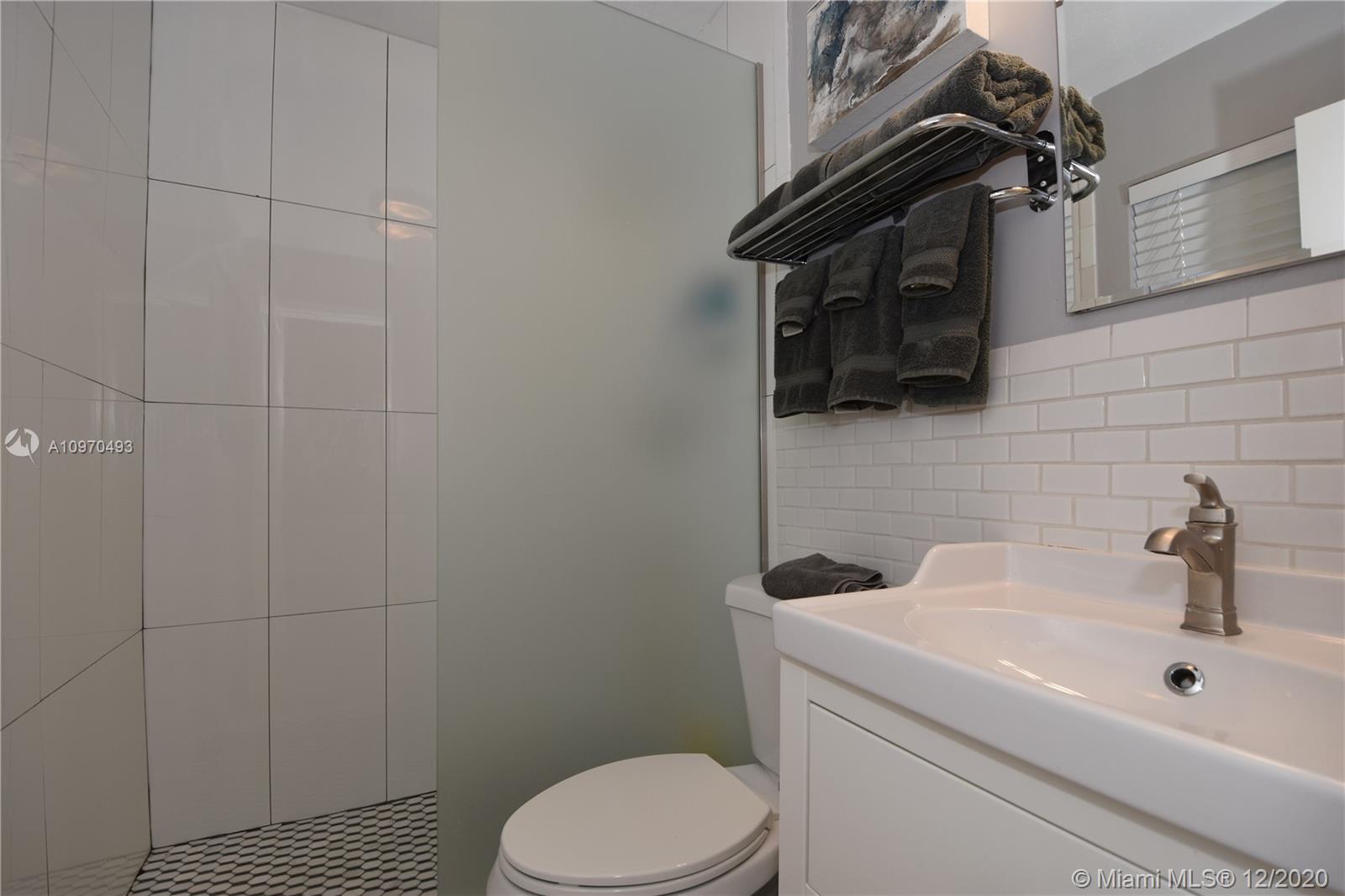 See details / 1725 sq. ft. $ 2020-12-12 0 Photo