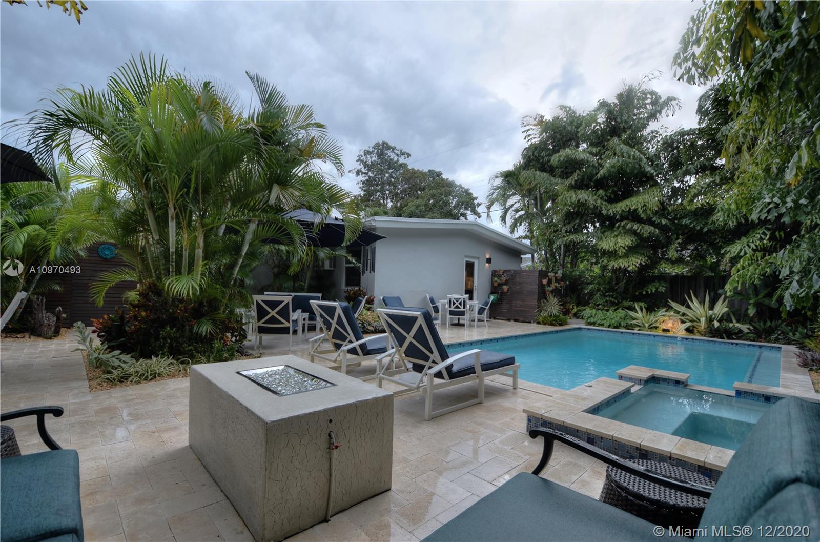 See details / 1725 sq. ft. $ 2020-12-12 0 Photo