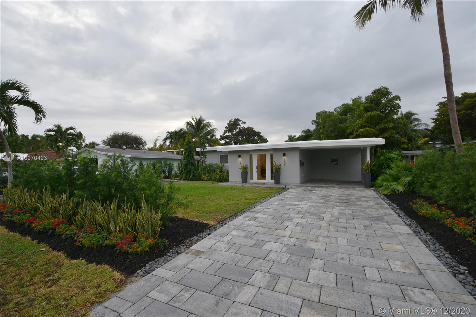 See details / 1725 sq. ft. $ 2020-12-12 0 Photo