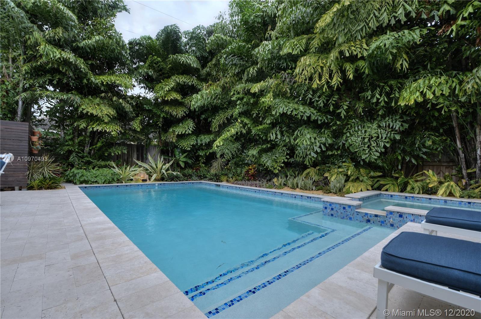 See details / 1725 sq. ft. $ 2020-12-12 0 Photo
