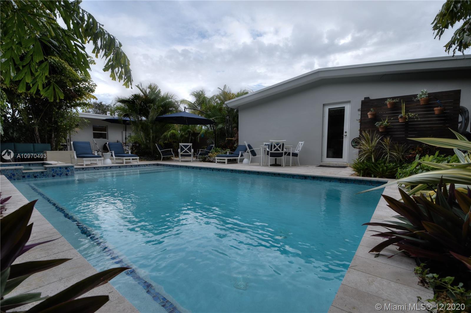 See details / 1725 sq. ft. $ 2020-12-12 0 Photo