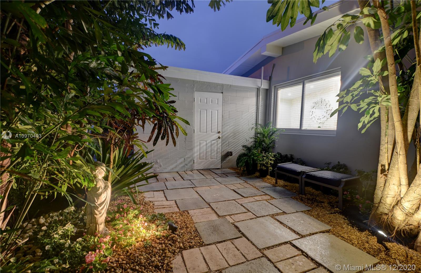See details / 1725 sq. ft. $ 2020-12-12 0 Photo