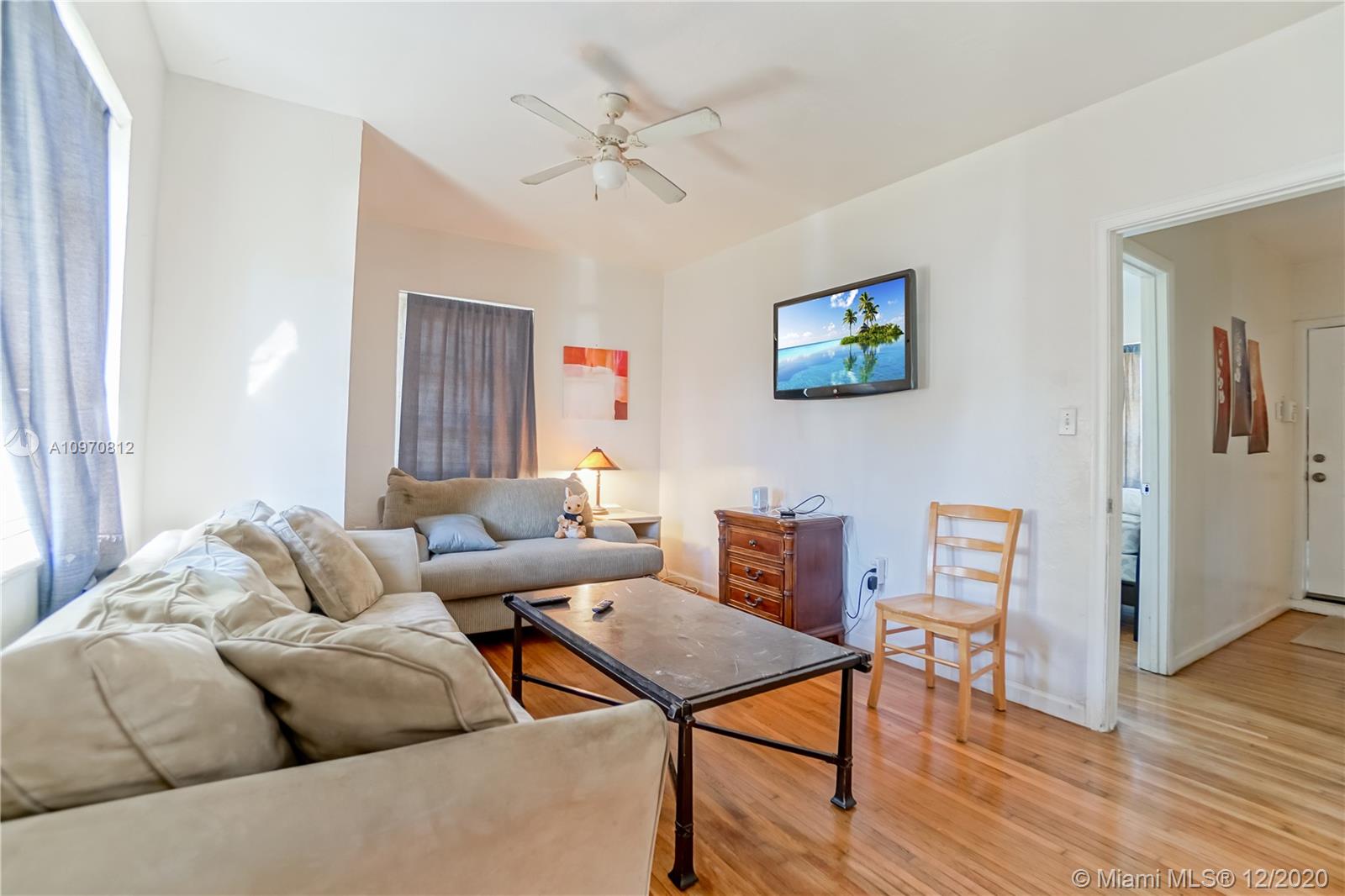 See details / 2376 sq. ft. $ 2020-12-14 0 Photo