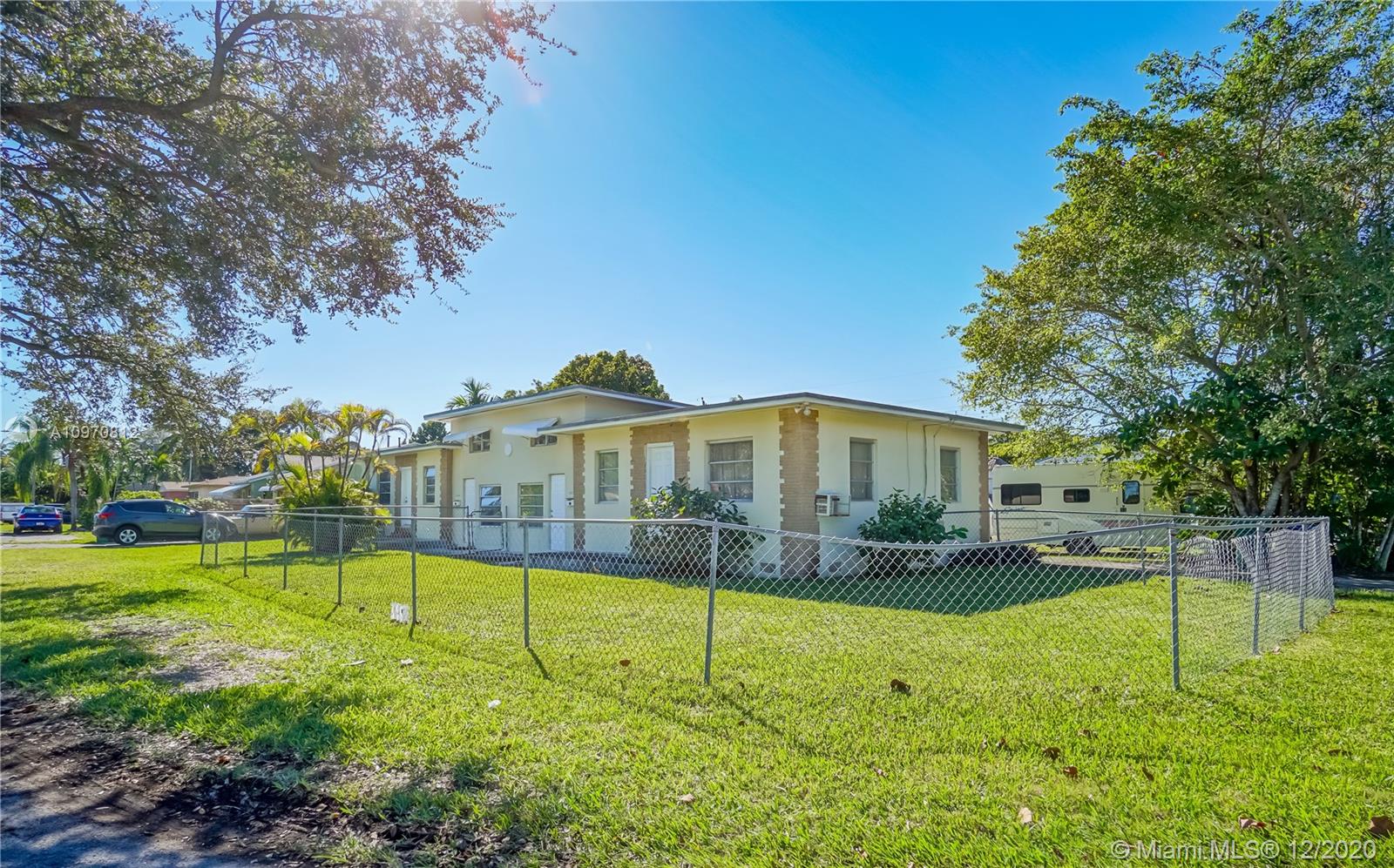 See details / 2376 sq. ft. $ 2020-12-14 0 Photo