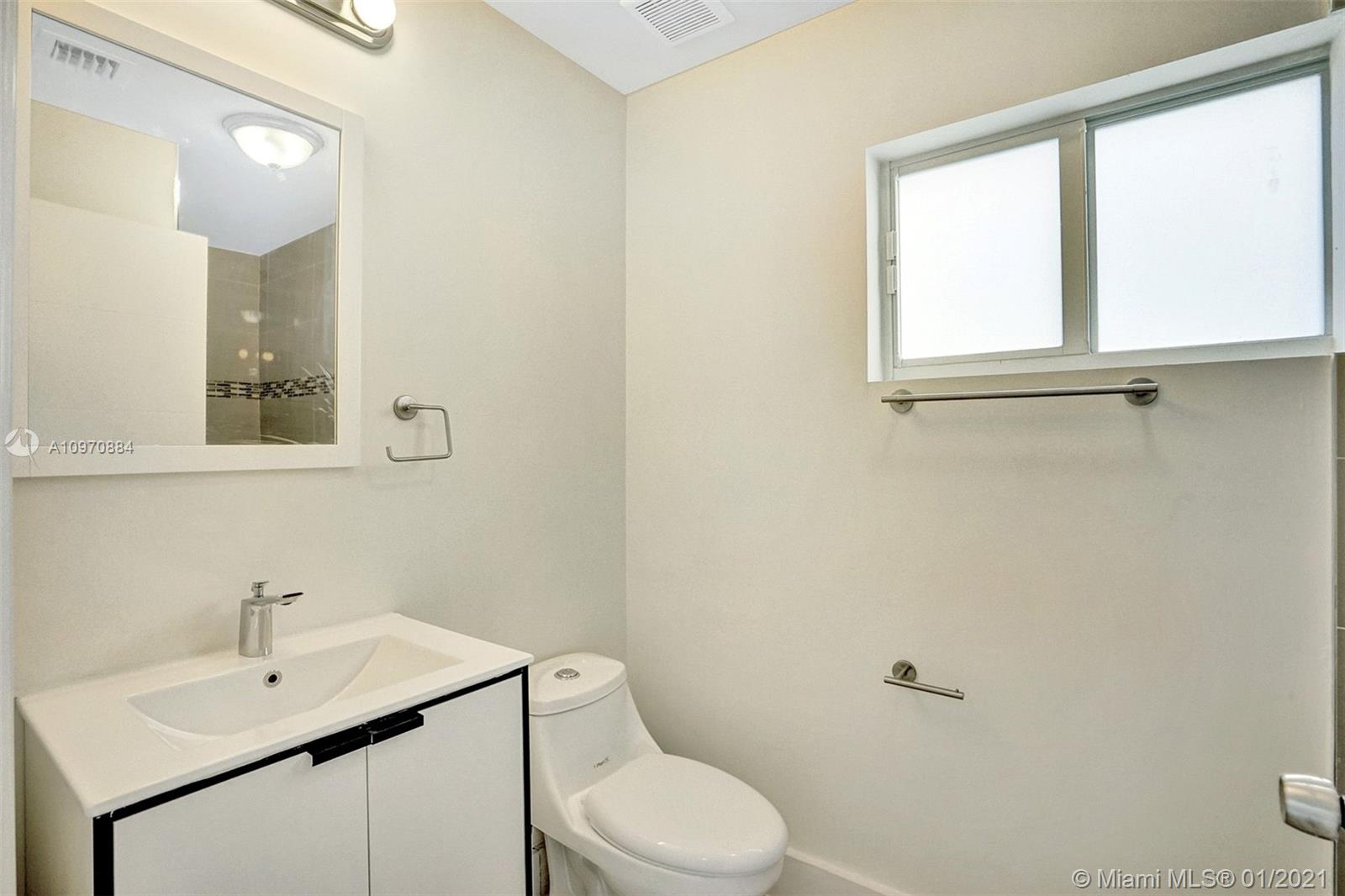 See details / 2428 sq. ft. $ 2020-12-14 0 Photo