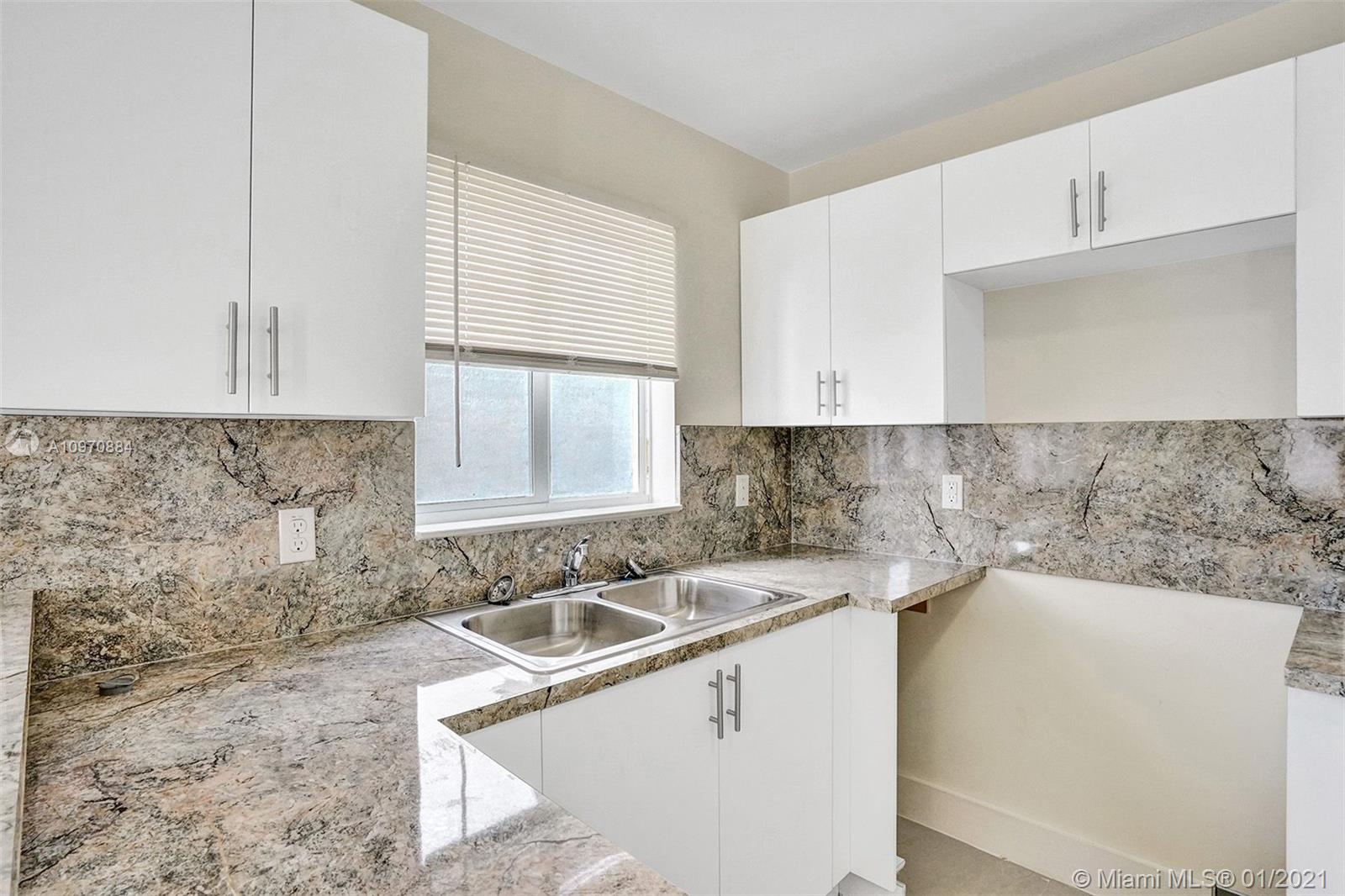 See details / 2428 sq. ft. $ 2020-12-14 0 Photo