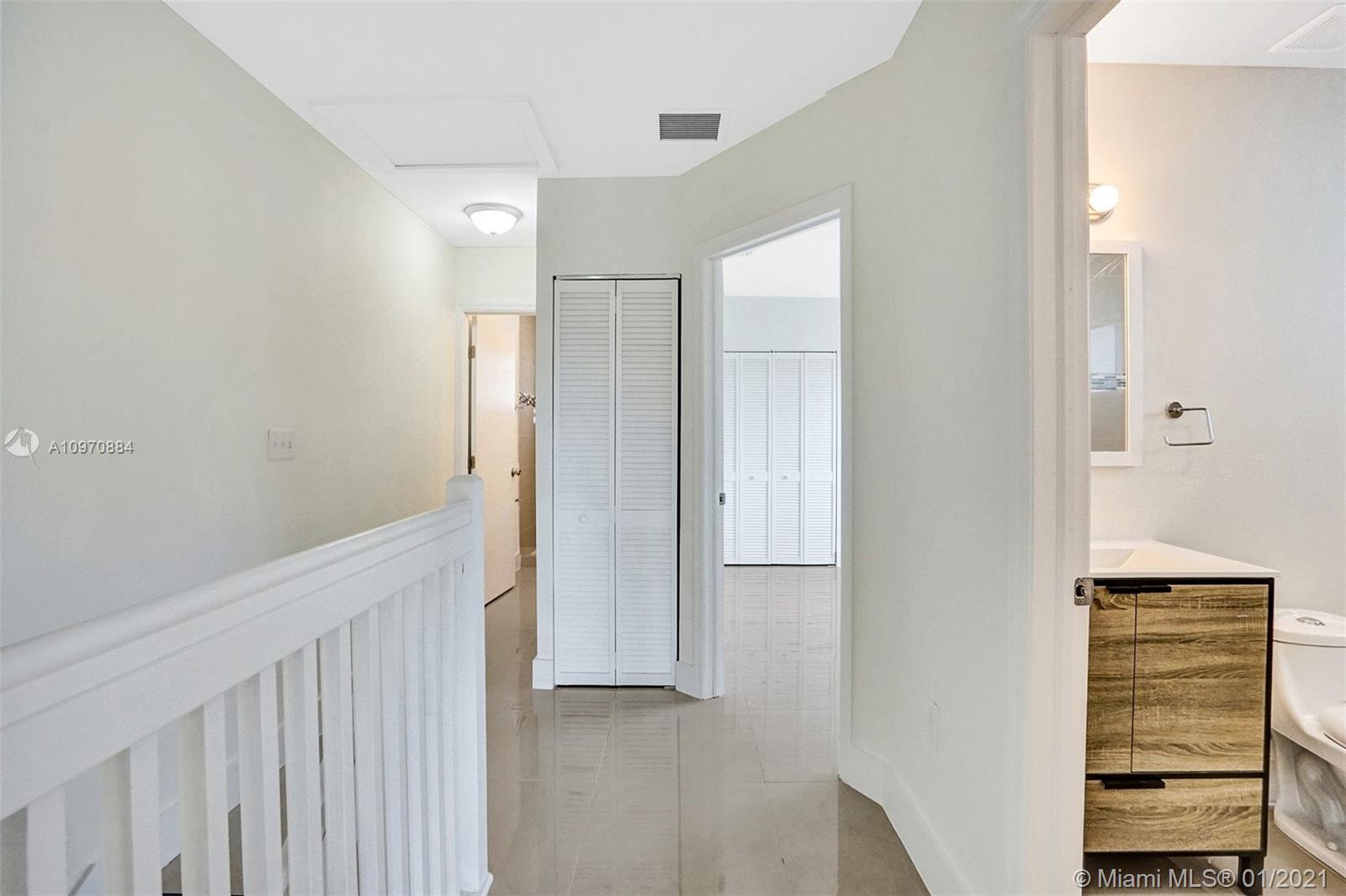 See details / 2428 sq. ft. $ 2020-12-14 0 Photo