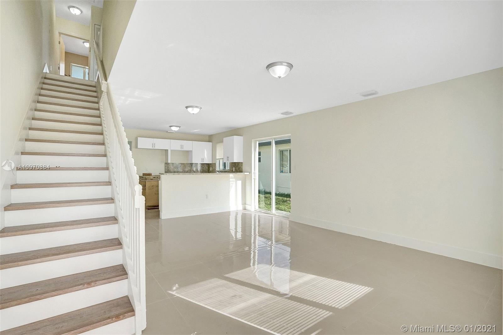 See details / 2428 sq. ft. $ 2020-12-14 0 Photo
