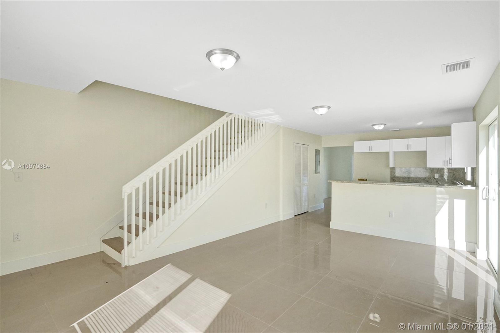 See details / 2428 sq. ft. $ 2020-12-14 0 Photo