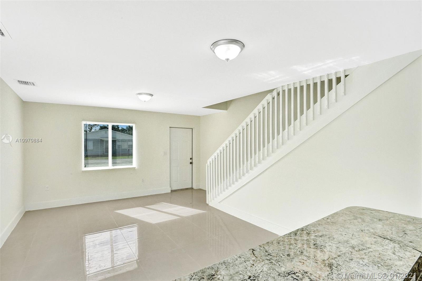 See details / 2428 sq. ft. $ 2020-12-14 0 Photo