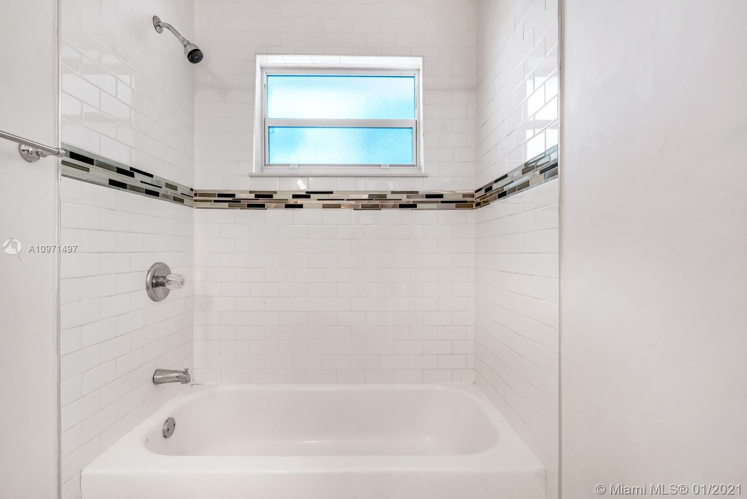 See details / 2984 sq. ft. $ 2020-12-15 0 Photo