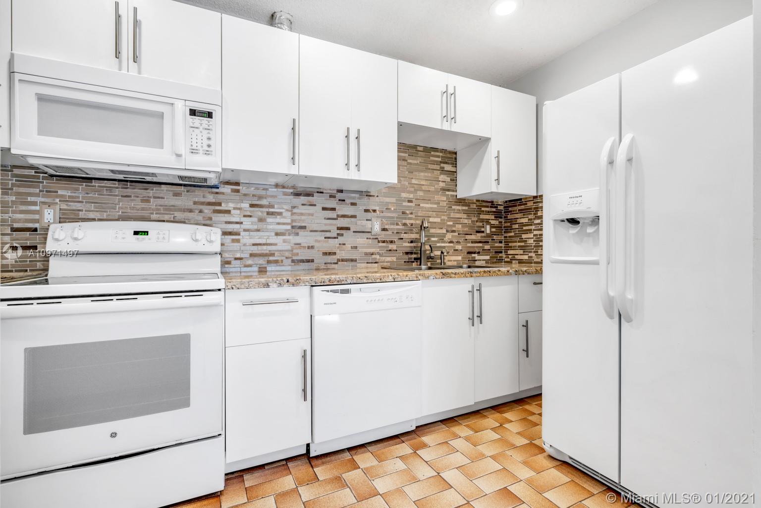 See details / 2984 sq. ft. $ 2020-12-15 0 Photo