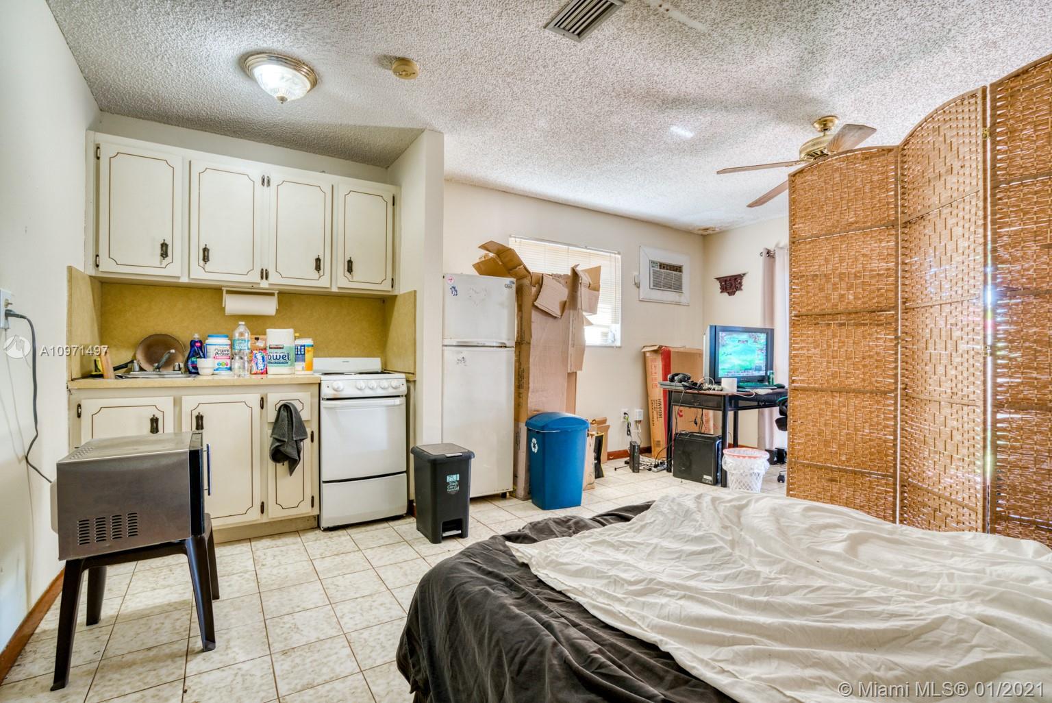 See details / 2984 sq. ft. $ 2020-12-15 0 Photo