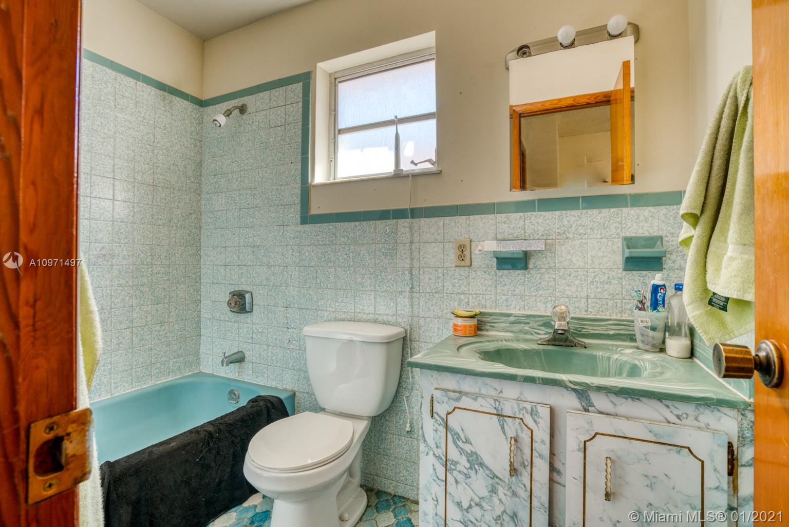 See details / 2984 sq. ft. $ 2020-12-15 0 Photo