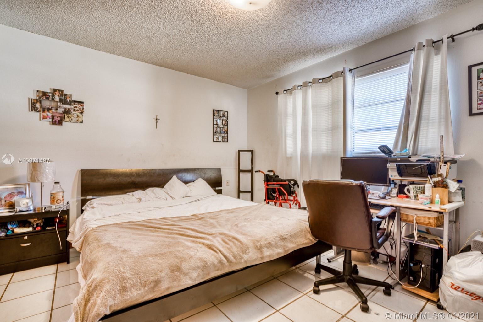 See details / 2984 sq. ft. $ 2020-12-15 0 Photo
