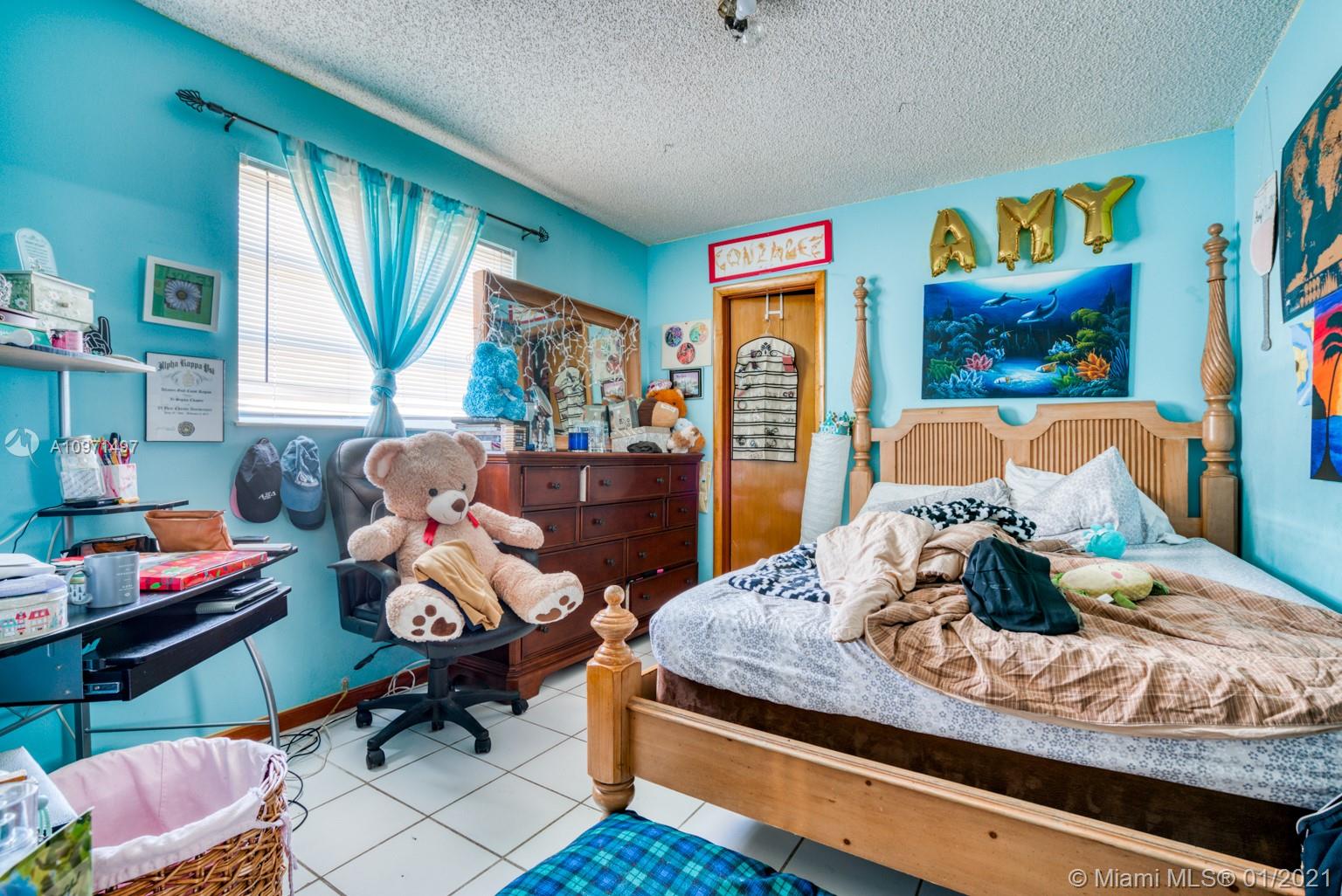 See details / 2984 sq. ft. $ 2020-12-15 0 Photo