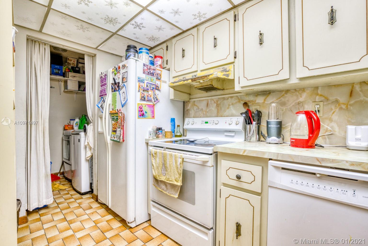 See details / 2984 sq. ft. $ 2020-12-15 0 Photo