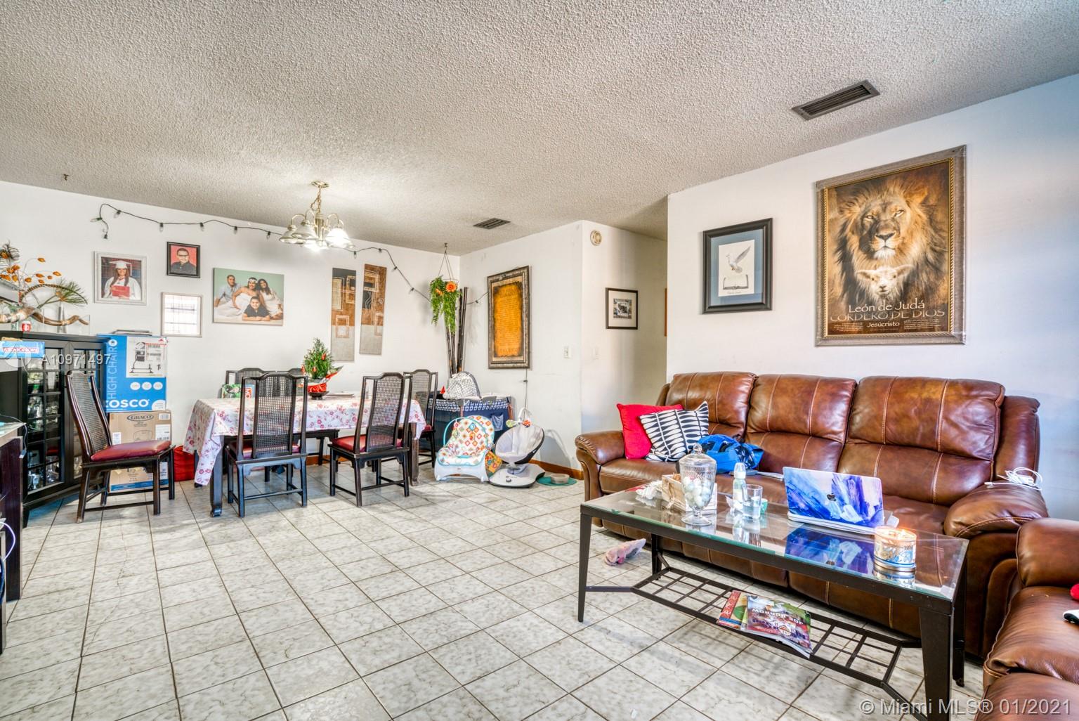 See details / 2984 sq. ft. $ 2020-12-15 0 Photo