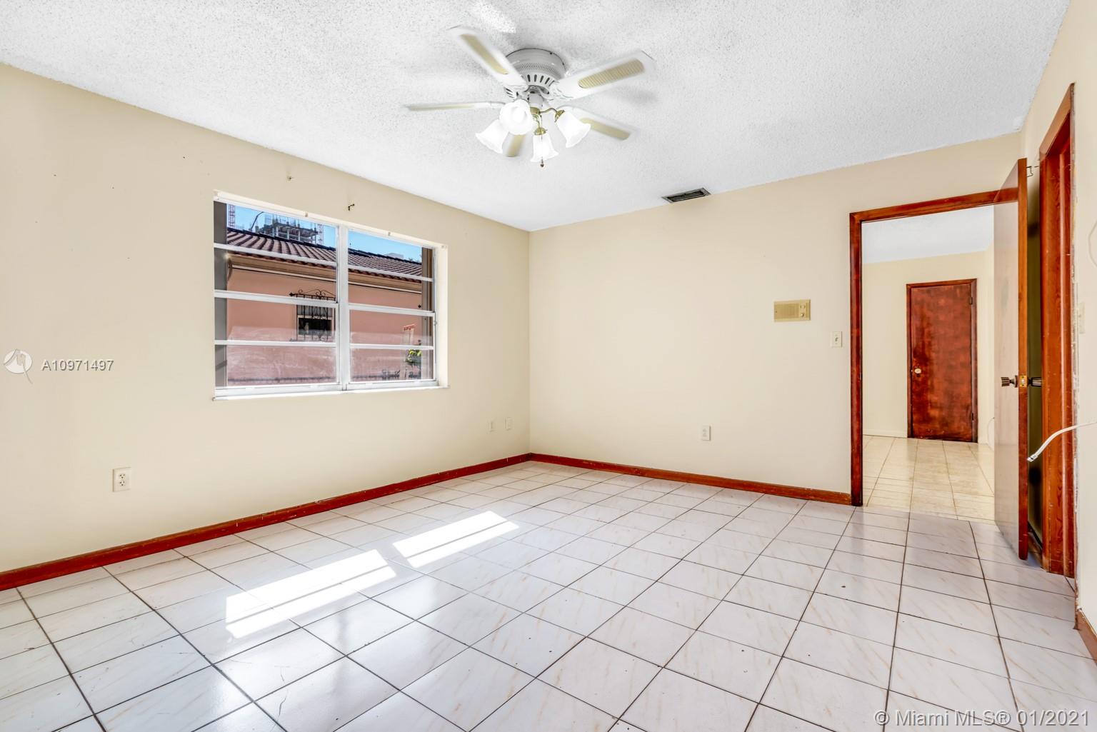 See details / 2984 sq. ft. $ 2020-12-15 0 Photo