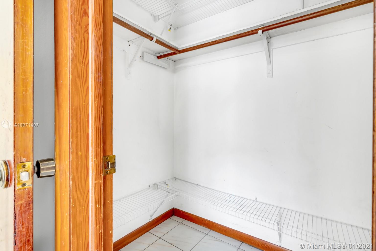 See details / 2984 sq. ft. $ 2020-12-15 0 Photo
