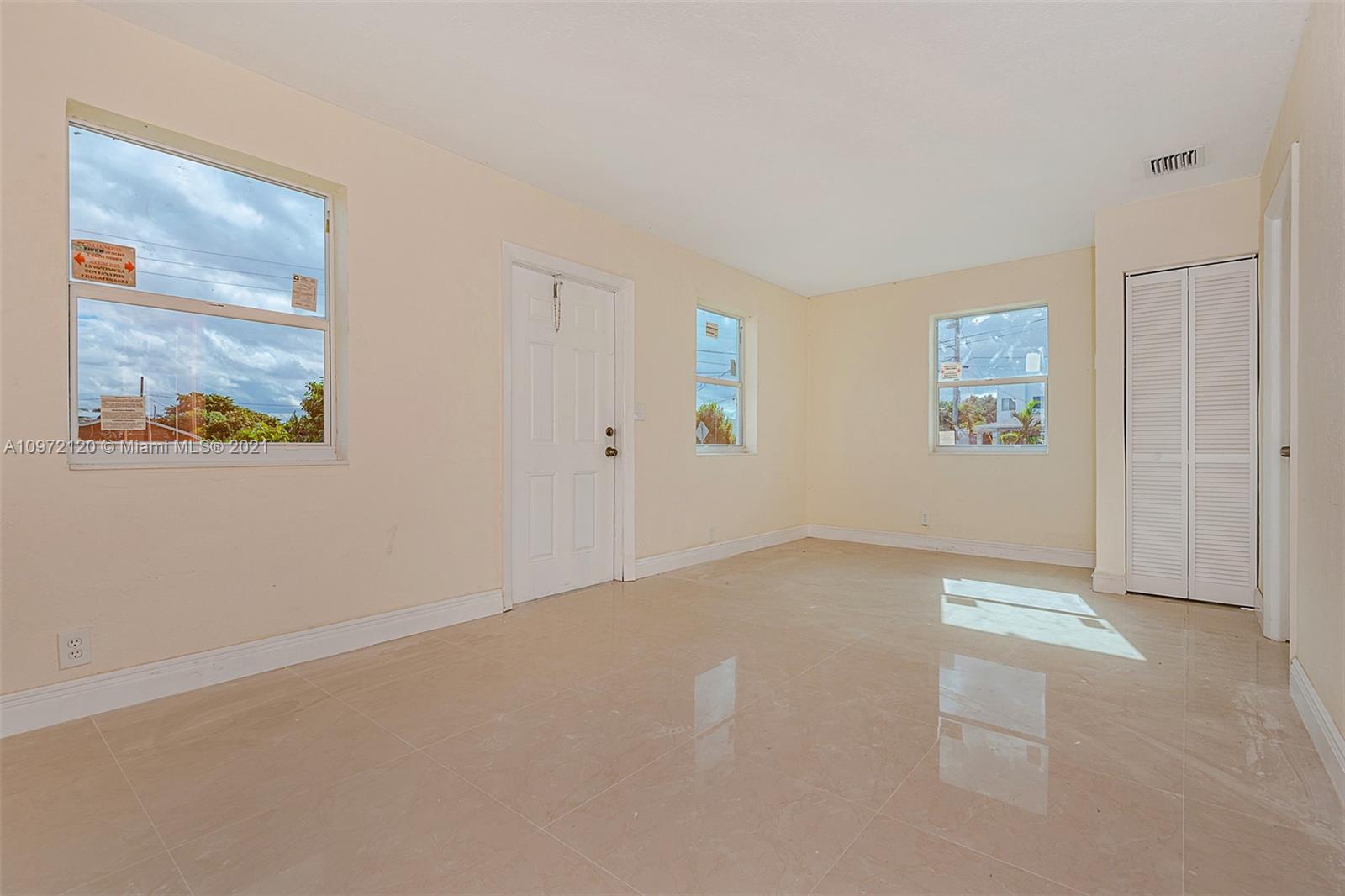 See details / 1113 sq. ft. $ 2020-12-16 0 Photo