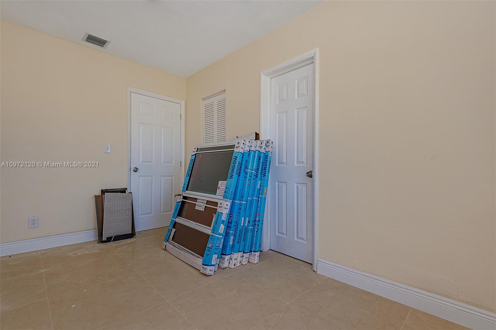 See details / 1113 sq. ft. $ 2020-12-16 0 Photo