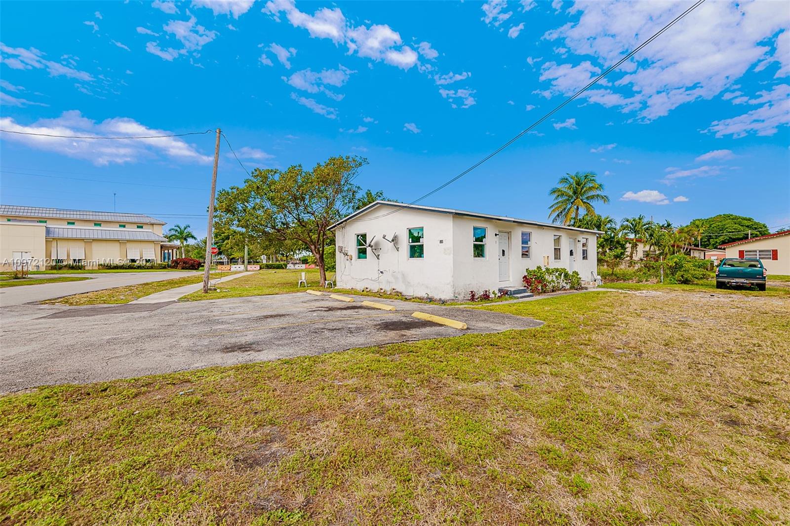 See details / 1113 sq. ft. $ 2020-12-16 0 Photo