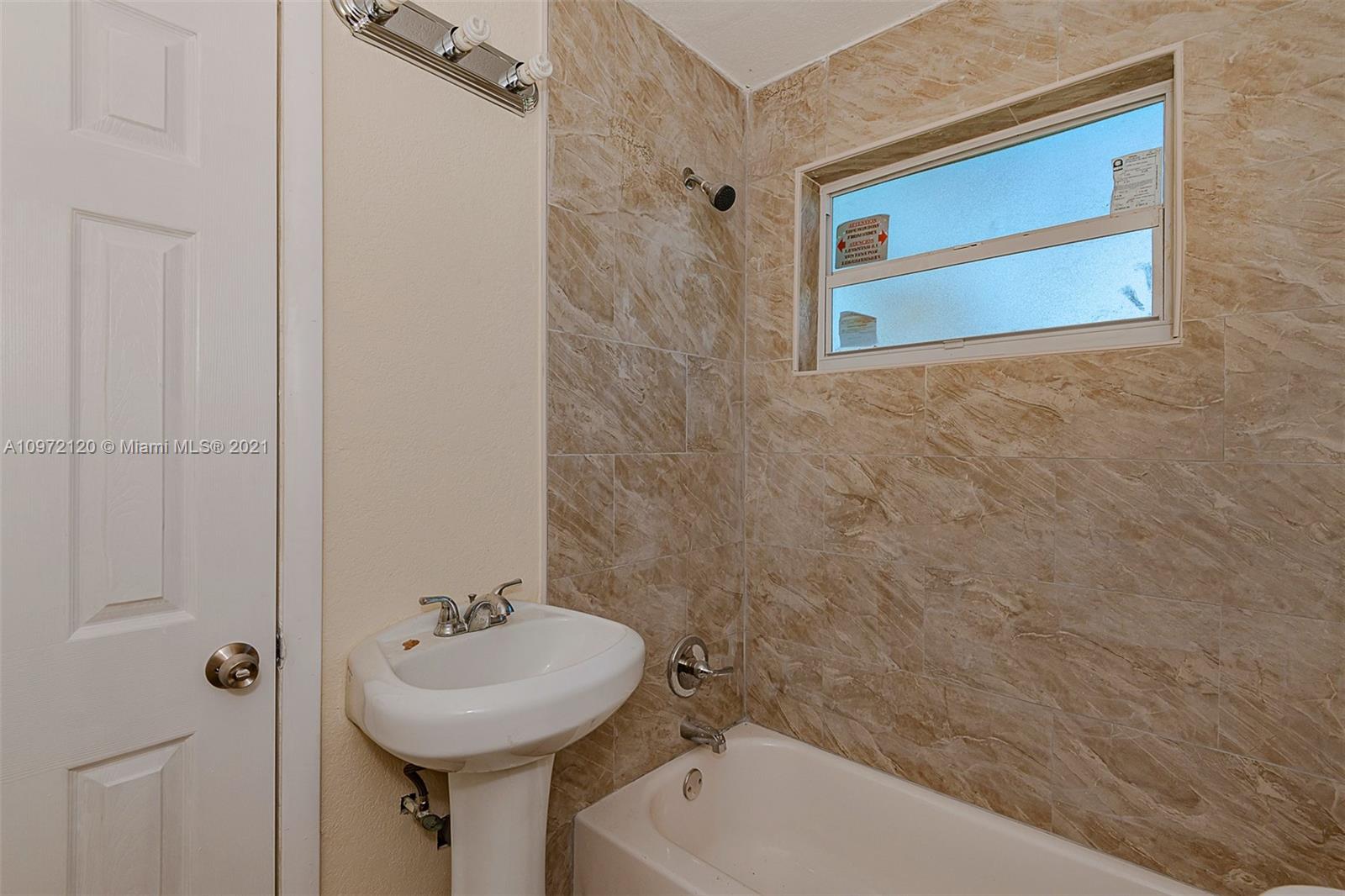See details / 1113 sq. ft. $ 2020-12-16 0 Photo