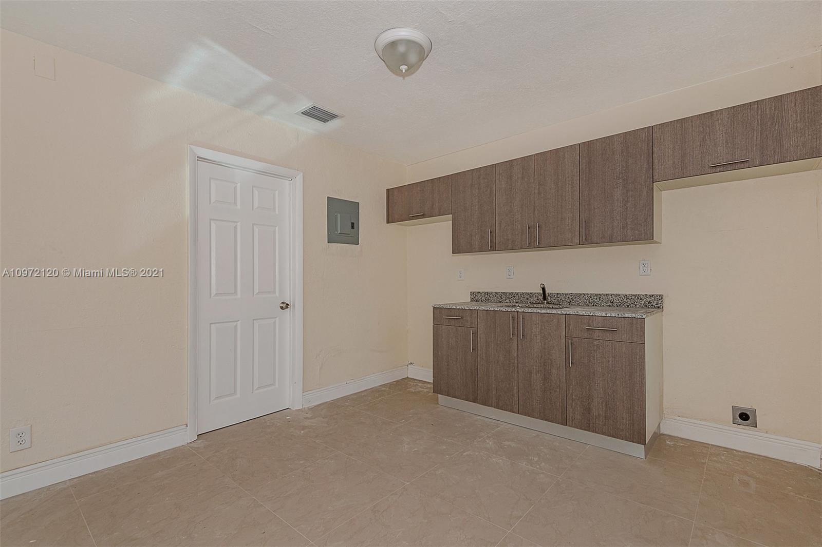 See details / 1113 sq. ft. $ 2020-12-16 0 Photo