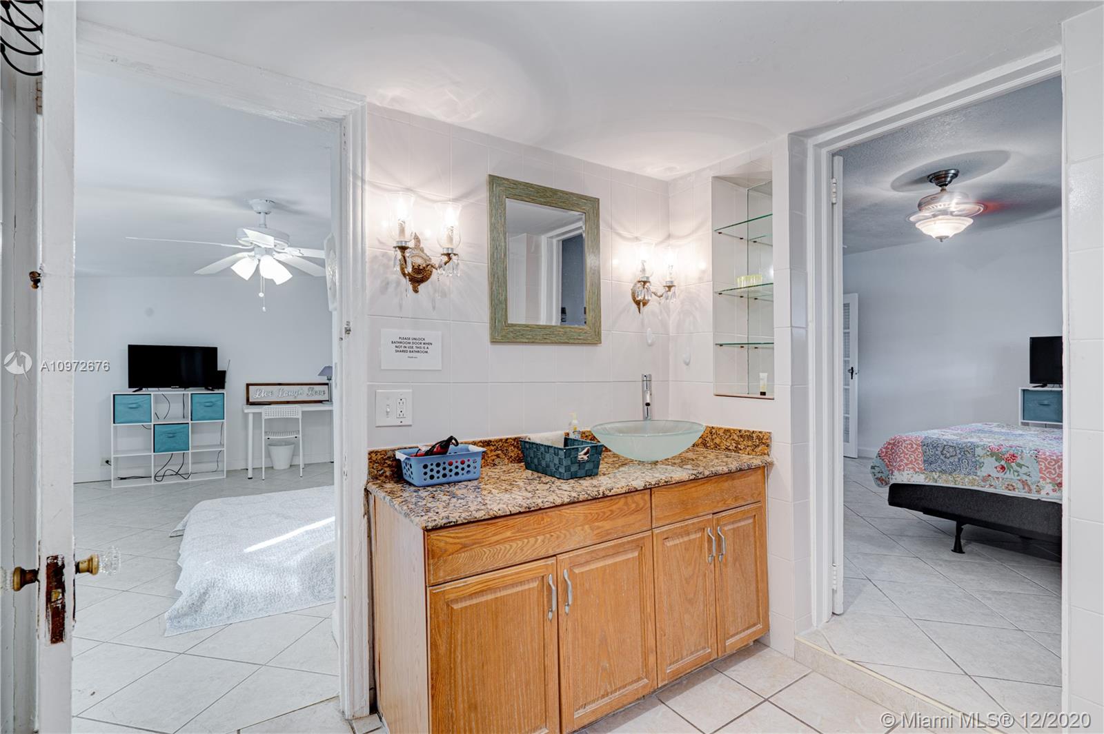 See details / 1900 sq. ft. $ 2021-02-01 0 Photo