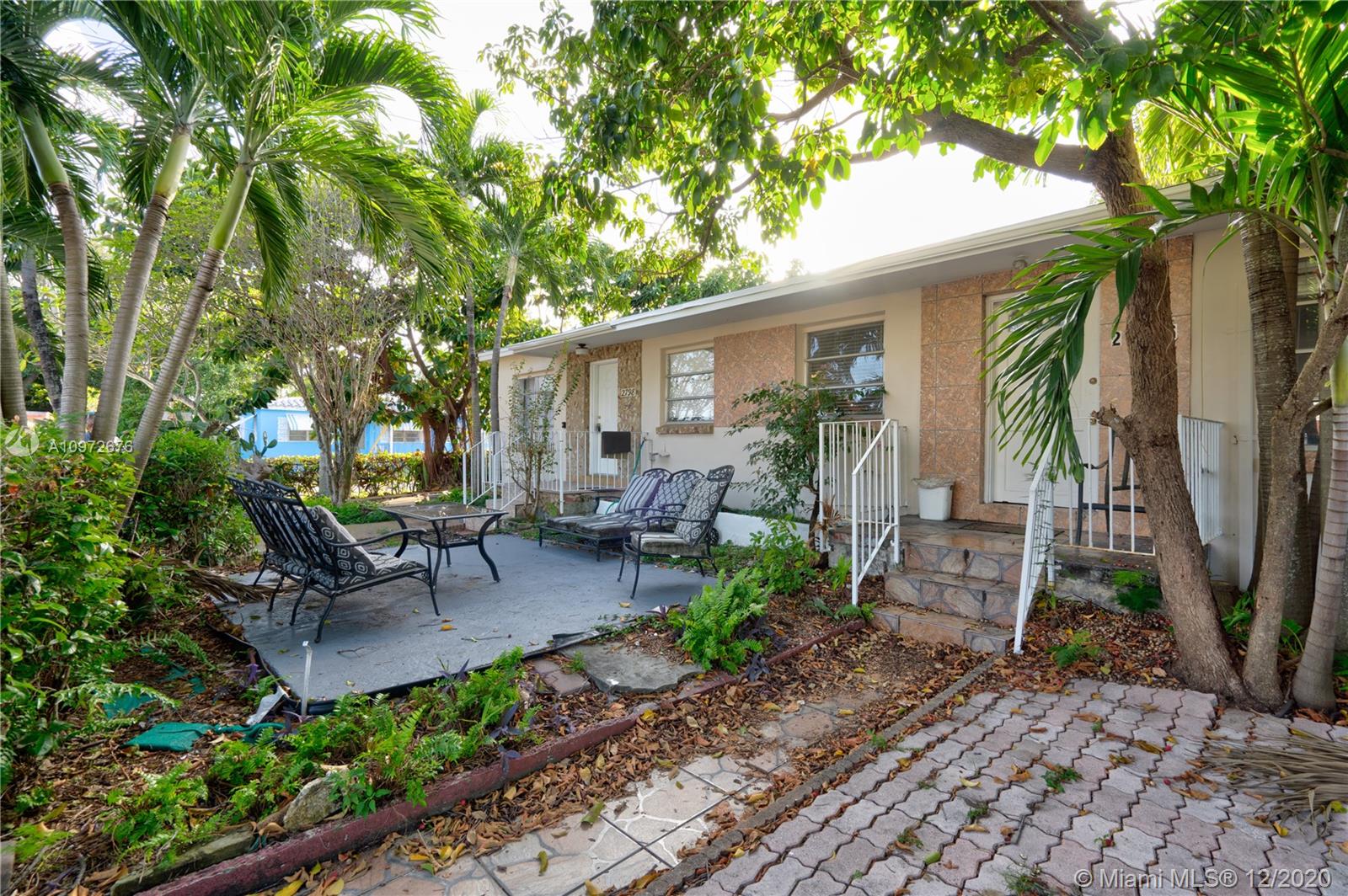 See details / 1900 sq. ft. $ 2021-02-01 0 Photo