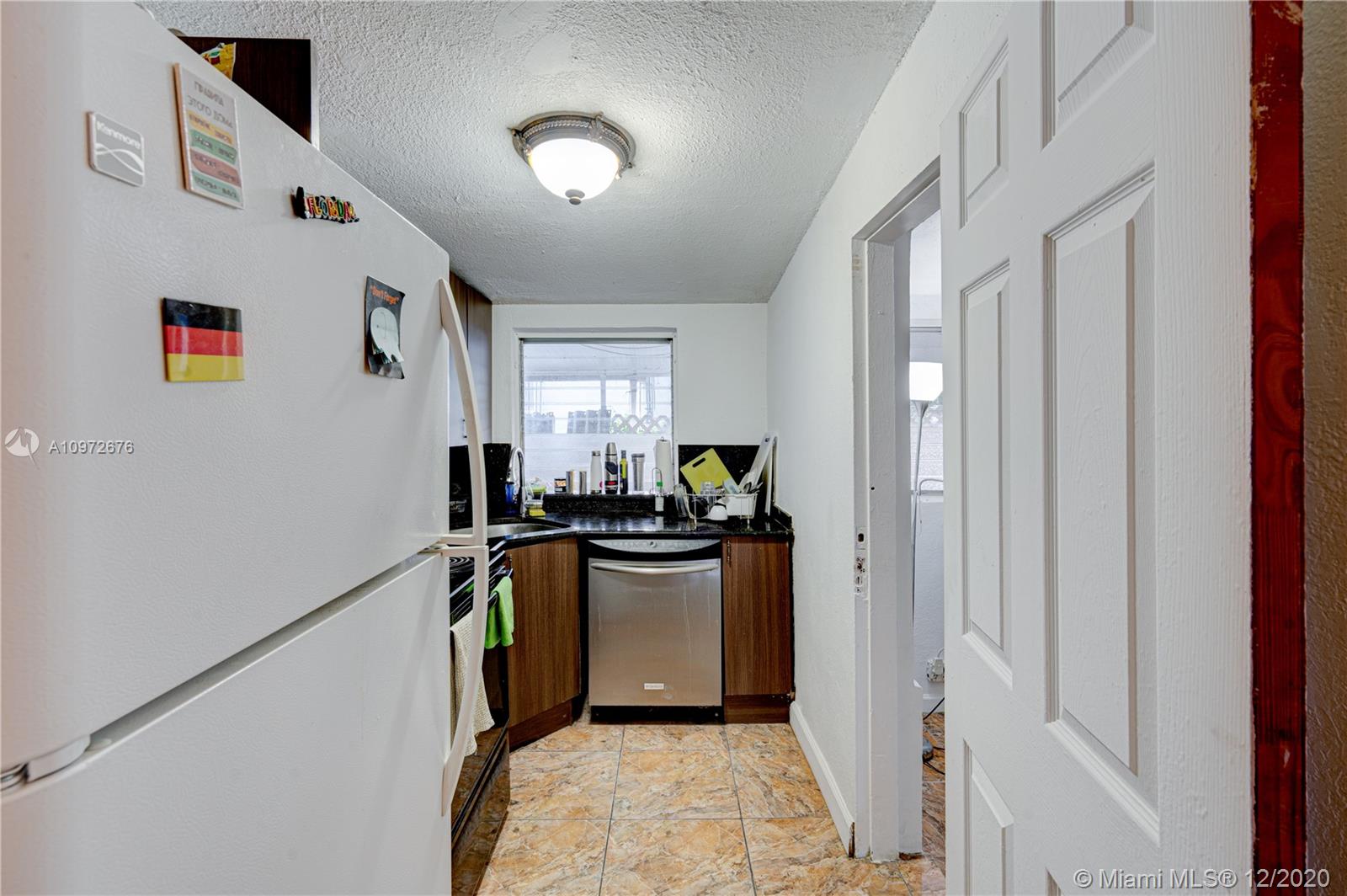 See details / 1900 sq. ft. $ 2021-02-01 0 Photo