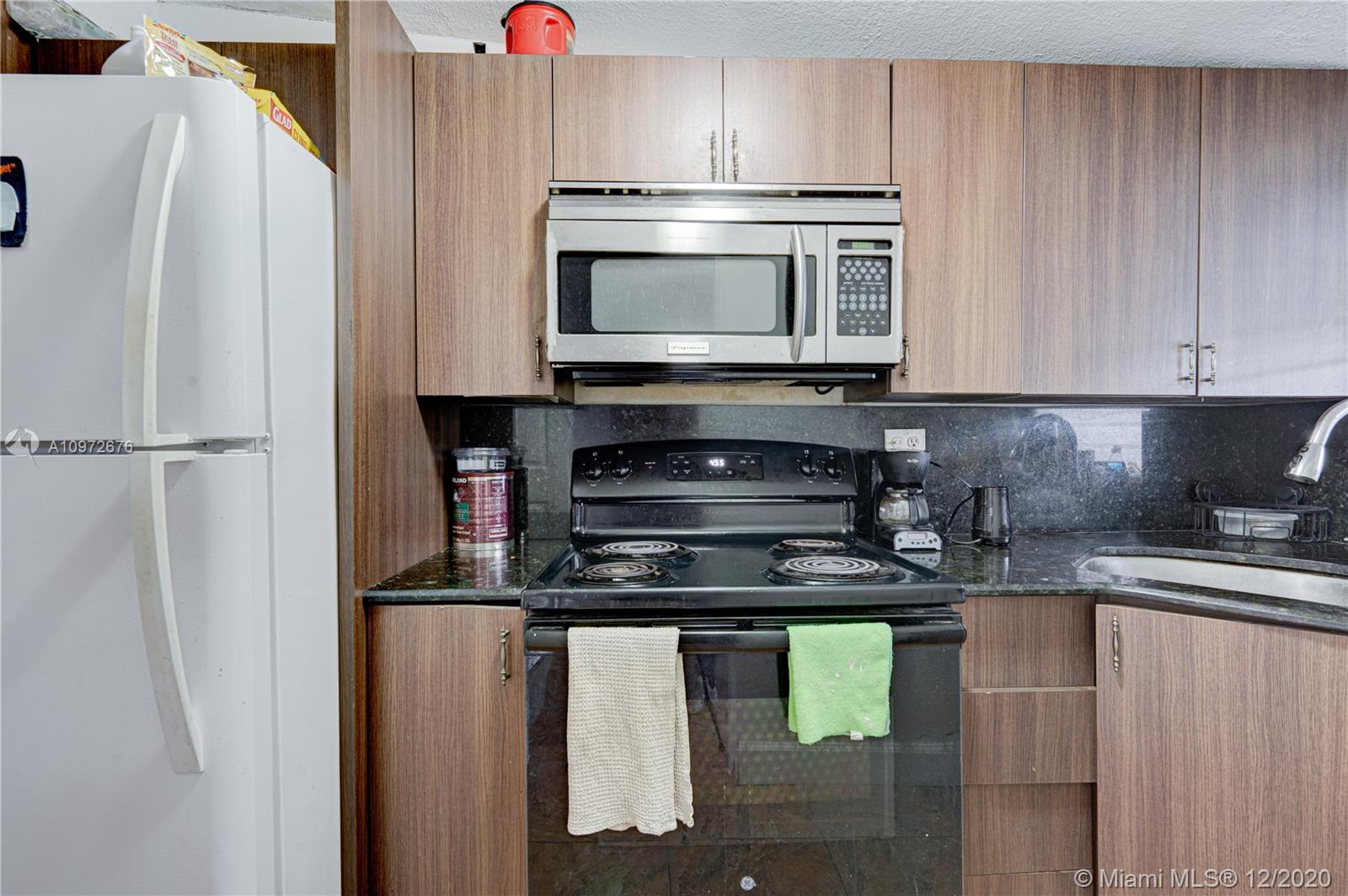 See details / 1900 sq. ft. $ 2021-02-01 0 Photo